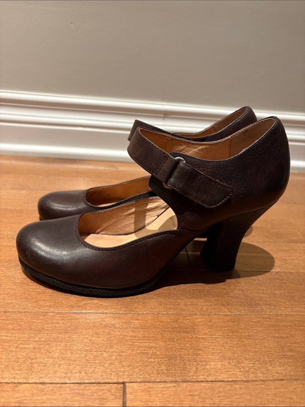 Miz Mooz New York City Kora Mary Jane Heels - Sz 8 / 38.5